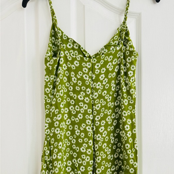 Like New 💚Reformation crimini green midi dress - Picture 4 of 7